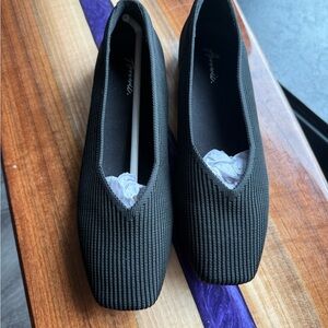 Arronmic Black Ribbed Women's flats